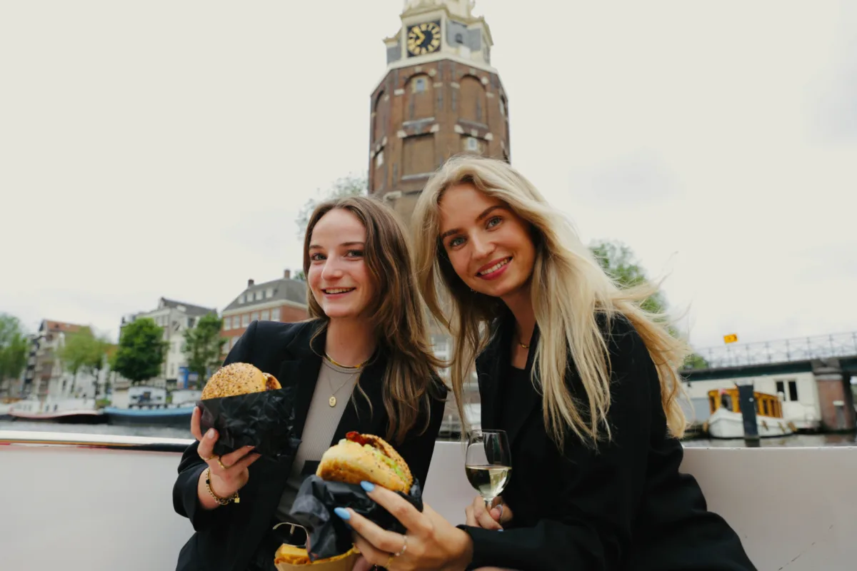 Amsterdam: Burger Cruise with Burgerbar & Canal Cruise &bull; Amsterdam Circle Line - Méér dan een Rondvaart