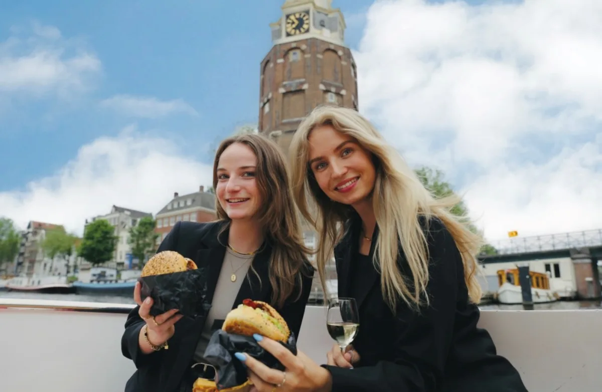 Amsterdam: Burger Cruise met Burgerbar & Grachtenrondvaart &bull; Amsterdam Circle Line - Méér dan een Rondvaart