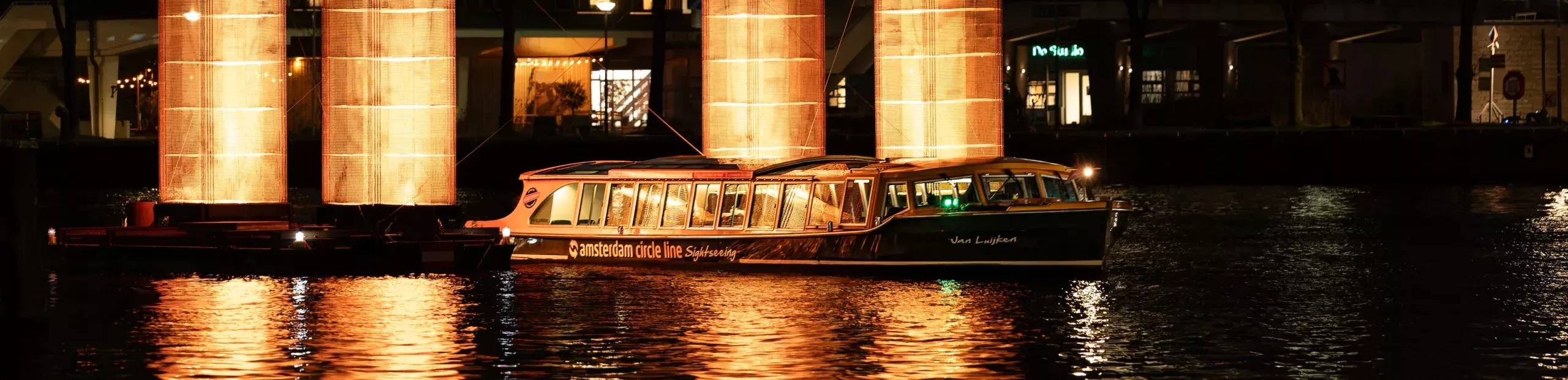 Amsterdam Circle Line - Amsterdam Light Festival Rondvaart + onbeperkt drankjes 🌟 hero