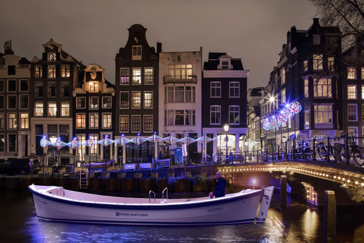 Open Boot: Amsterdam Light Festival Rondvaart 🌟 &bull; Amsterdam Circle Line - Méér dan een Rondvaart
